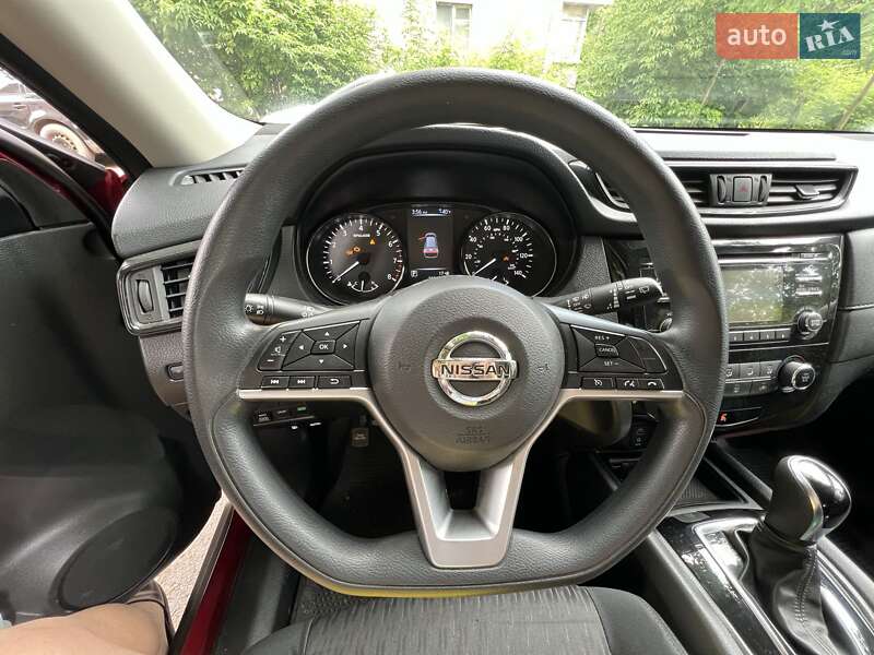 Внедорожник / Кроссовер Nissan Rogue 2017 в Ивано-Франковске