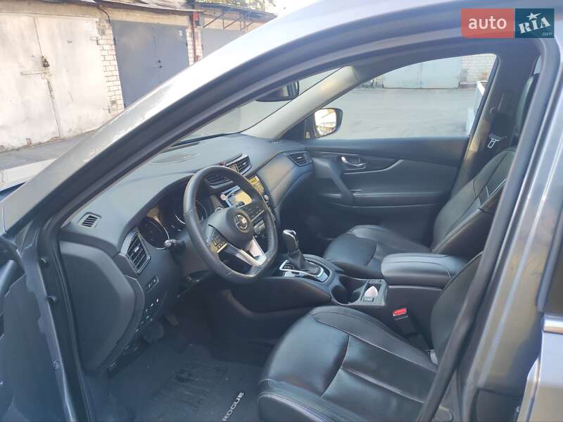 Внедорожник / Кроссовер Nissan Rogue 2017 в Днепре