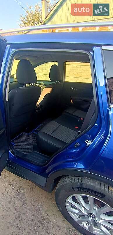 Позашляховик / Кросовер Nissan Rogue 2016 в Харкові