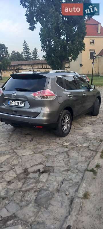 Позашляховик / Кросовер Nissan Rogue 2016 в Жовкві