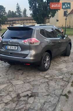 Внедорожник / Кроссовер Nissan Rogue 2016 в 