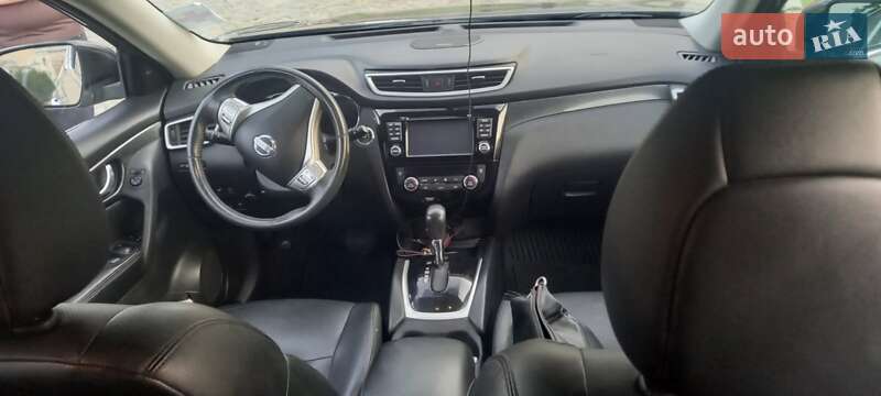 Позашляховик / Кросовер Nissan Rogue 2016 в Жовкві