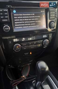 Внедорожник / Кроссовер Nissan Rogue 2016 в 