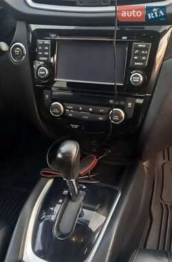 Внедорожник / Кроссовер Nissan Rogue 2016 в 