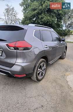 Внедорожник / Кроссовер Nissan Rogue 2017 в Рогатине