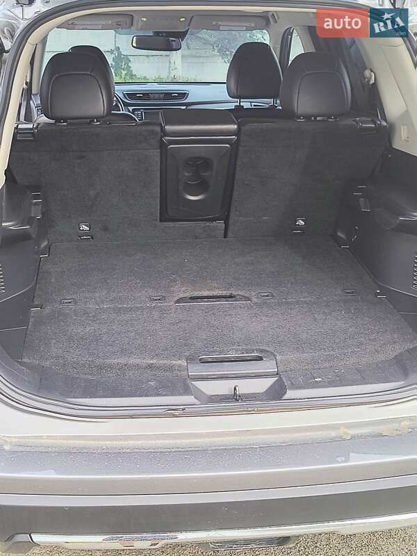 Позашляховик / Кросовер Nissan Rogue 2017 в Рогатині