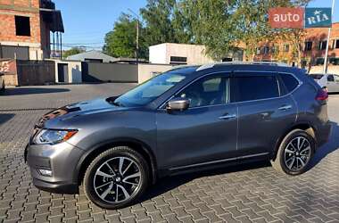 Внедорожник / Кроссовер Nissan Rogue 2019 в Черновцах