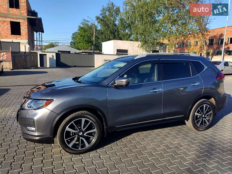 Позашляховик / Кросовер Nissan Rogue 2019 в Чернівцях