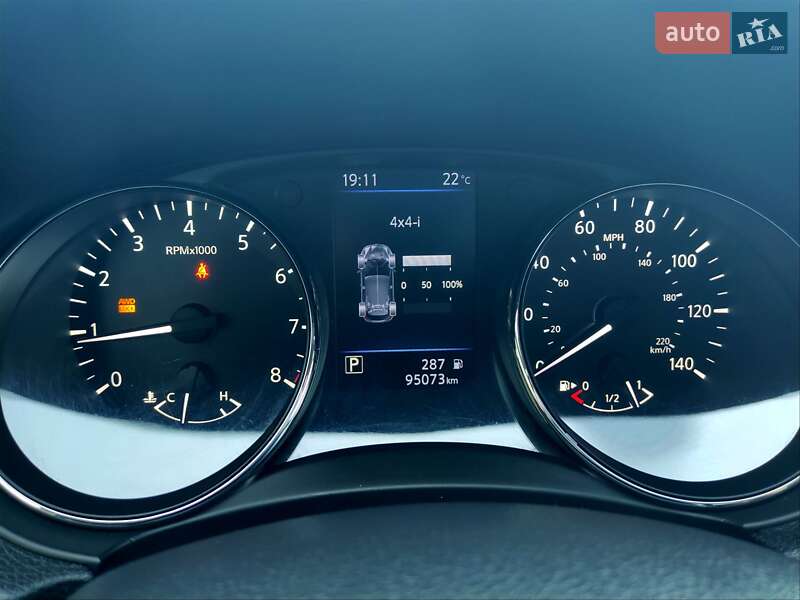 Позашляховик / Кросовер Nissan Rogue 2019 в Чернівцях