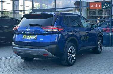 Внедорожник / Кроссовер Nissan Rogue 2023 в 