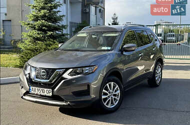 Внедорожник / Кроссовер Nissan Rogue 2018 в 