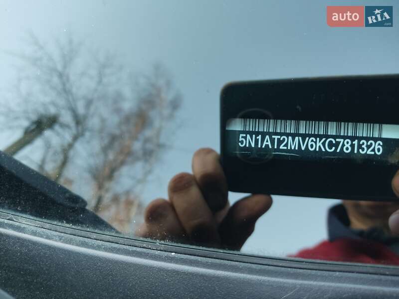 Позашляховик / Кросовер Nissan Rogue 2019 в Чернівцях