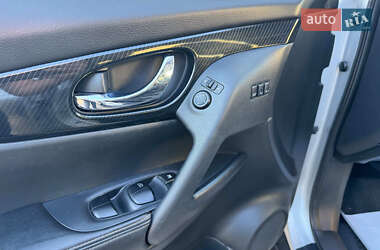 Внедорожник / Кроссовер Nissan Rogue 2019 в 
