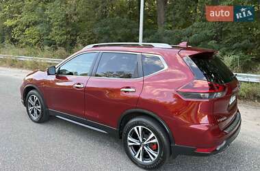 Внедорожник / Кроссовер Nissan Rogue 2018 в 