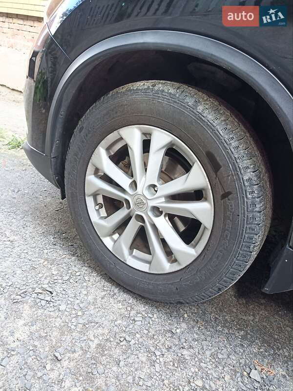 Позашляховик / Кросовер Nissan Rogue 2015 в Костопілі