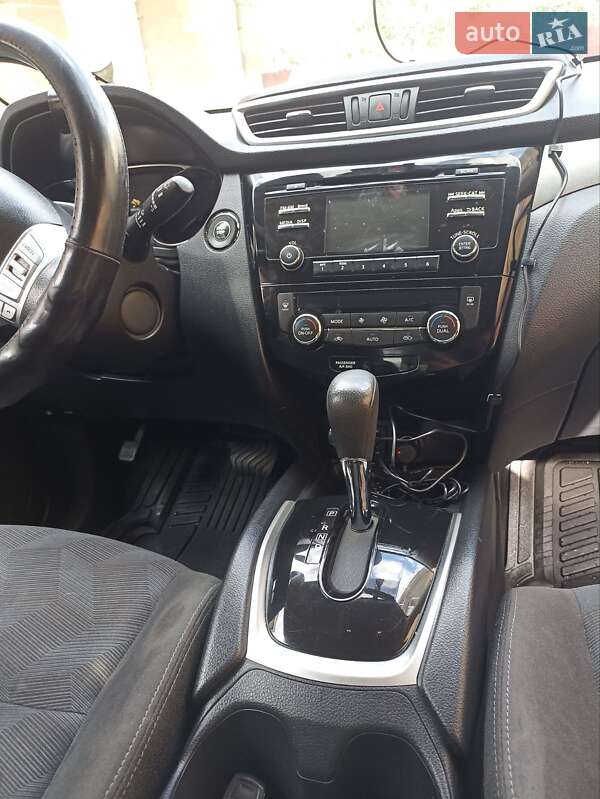 Позашляховик / Кросовер Nissan Rogue 2015 в Костопілі