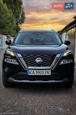 Внедорожник / Кроссовер Nissan Rogue 2023 в Киеве