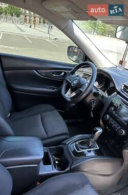 Внедорожник / Кроссовер Nissan Rogue 2016 в 