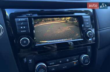 Внедорожник / Кроссовер Nissan Rogue 2018 в 