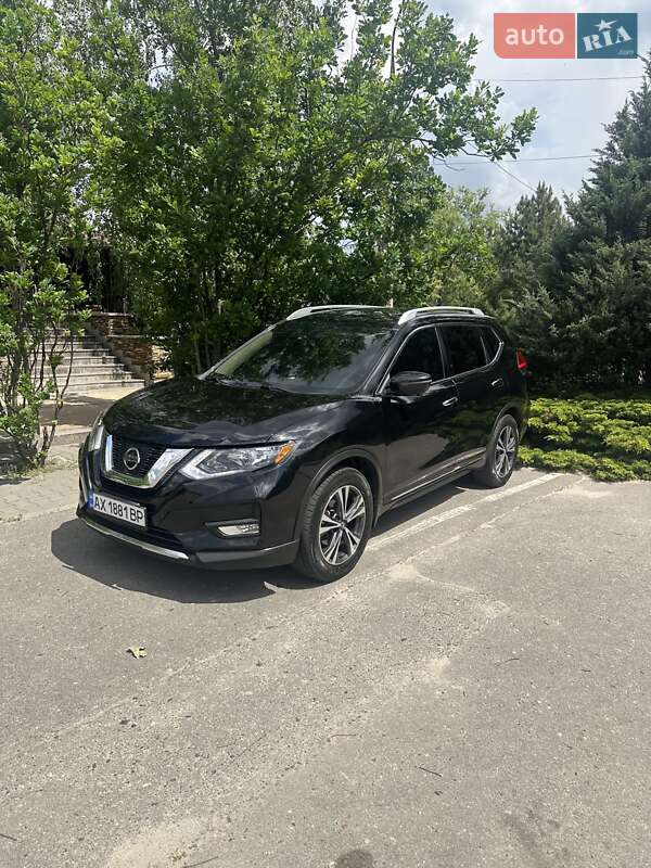 Позашляховик / Кросовер Nissan Rogue 2017 в Харкові