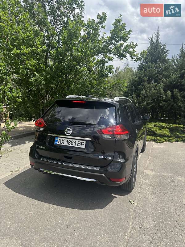 Позашляховик / Кросовер Nissan Rogue 2017 в Харкові