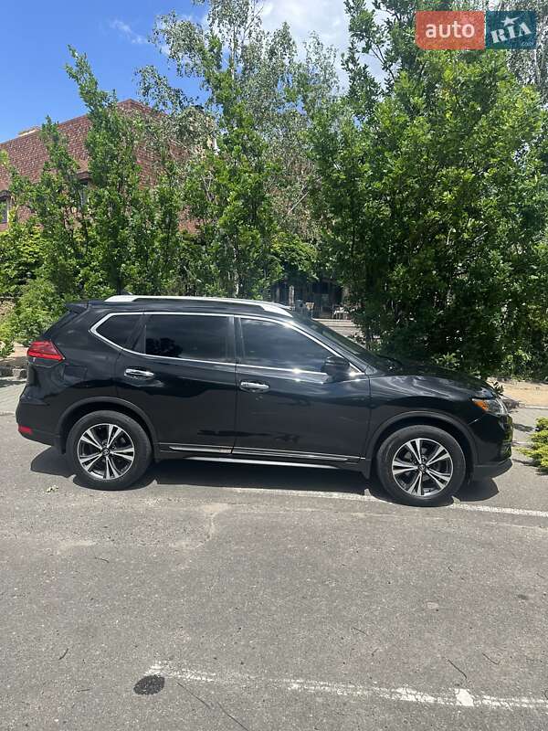 Позашляховик / Кросовер Nissan Rogue 2017 в Харкові