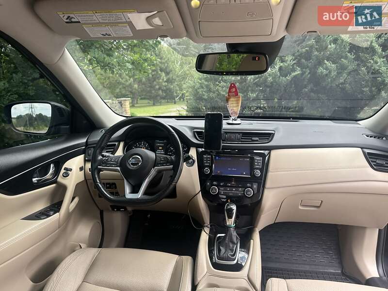 Позашляховик / Кросовер Nissan Rogue 2017 в Харкові