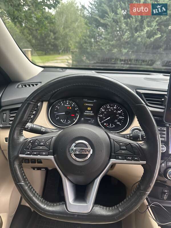 Позашляховик / Кросовер Nissan Rogue 2017 в Харкові