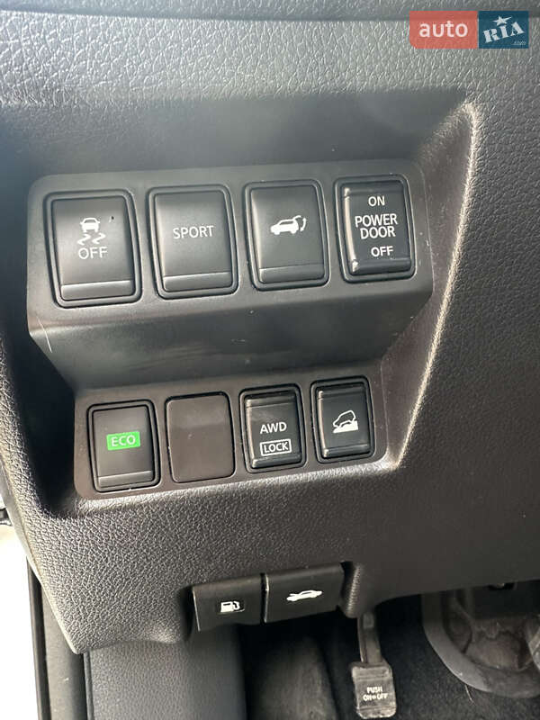 Внедорожник / Кроссовер Nissan Rogue 2015 в Николаеве