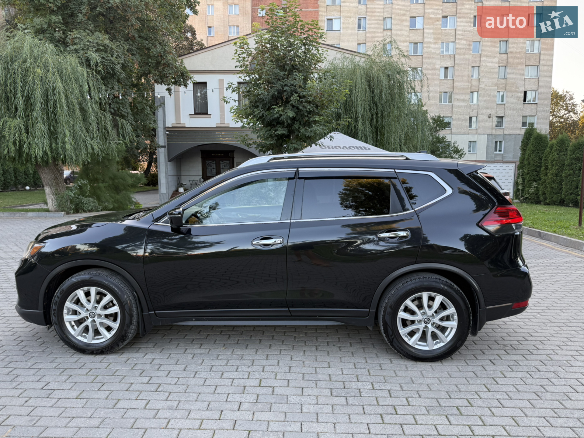 2017 Nissan Rogue - мініатюра 4