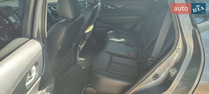 Позашляховик / Кросовер Nissan Rogue 2018 в Павлограді