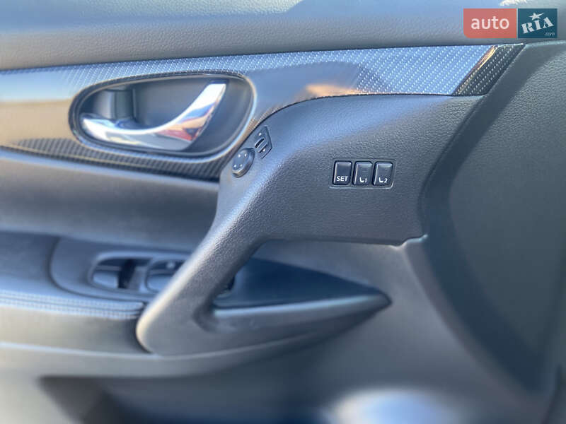 Позашляховик / Кросовер Nissan Rogue 2018 в Рівному