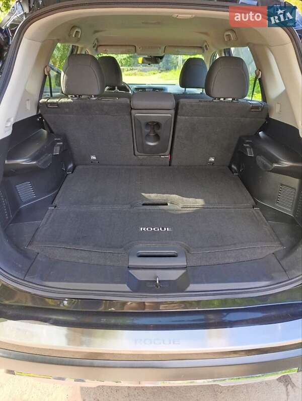 Внедорожник / Кроссовер Nissan Rogue 2018 в Здолбунове