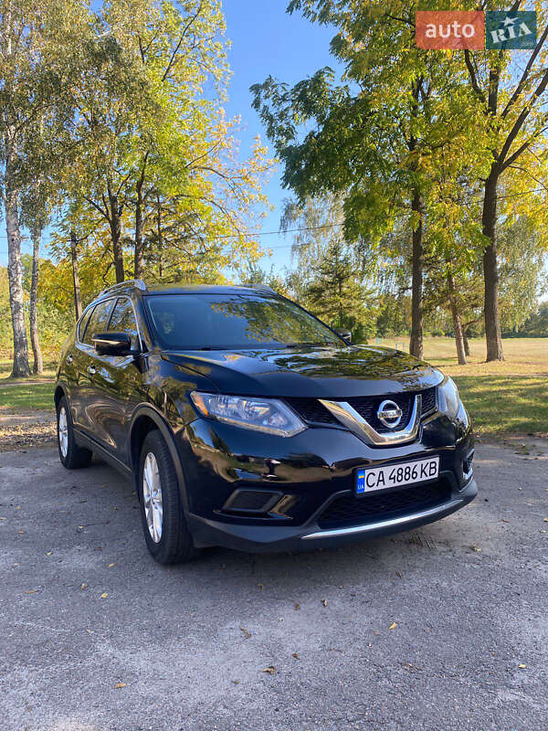Внедорожник / Кроссовер Nissan Rogue 2015 в Смеле