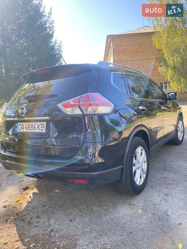 Внедорожник / Кроссовер Nissan Rogue 2015 в Смеле