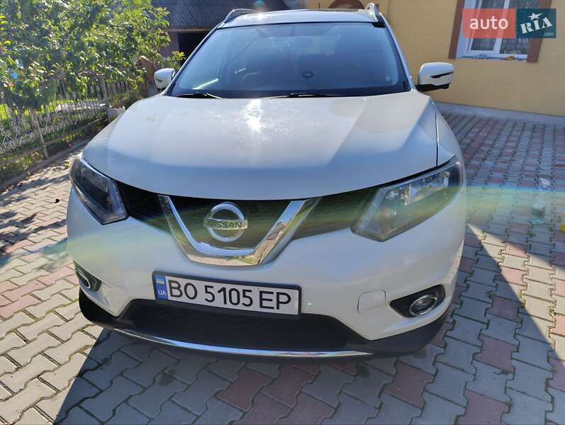 Позашляховик / Кросовер Nissan Rogue 2015 в Тернополі