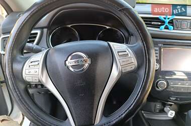 Позашляховик / Кросовер Nissan Rogue 2015 в 