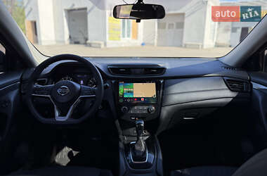 Внедорожник / Кроссовер Nissan Rogue 2018 в 