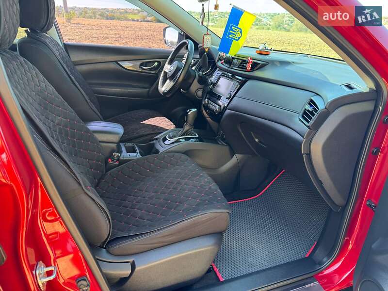 Внедорожник / Кроссовер Nissan Rogue 2017 в Одессе