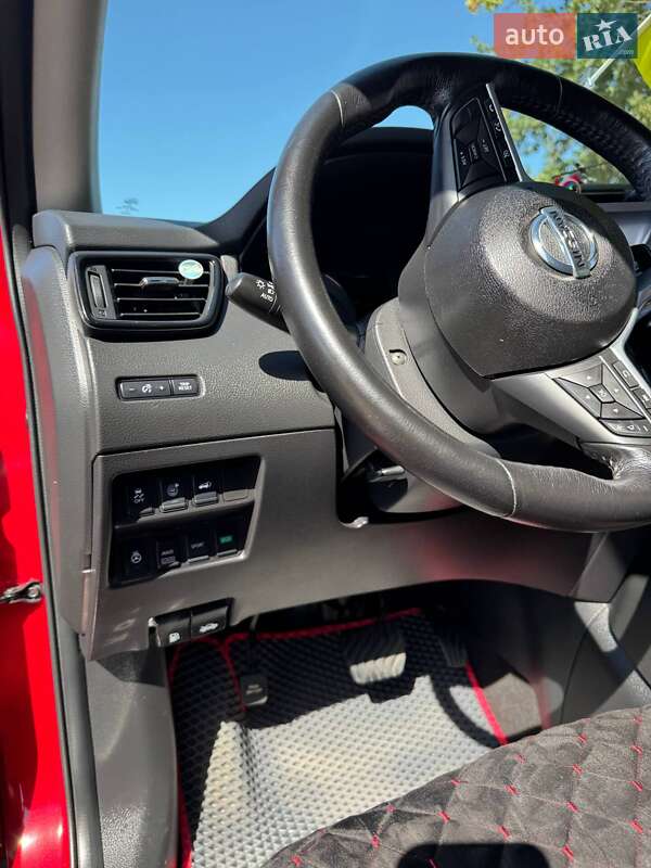 Внедорожник / Кроссовер Nissan Rogue 2017 в Одессе