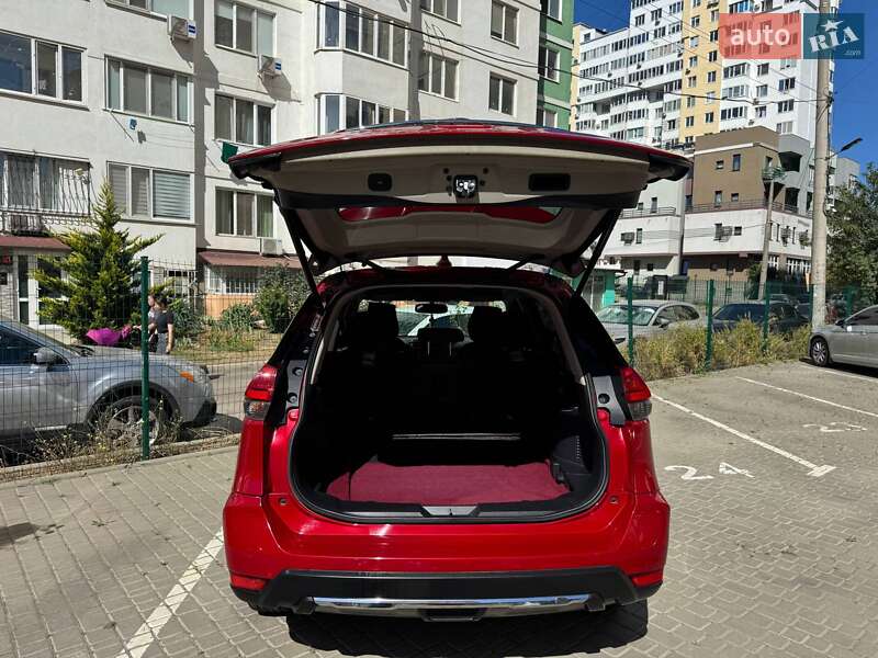 Внедорожник / Кроссовер Nissan Rogue 2017 в Одессе