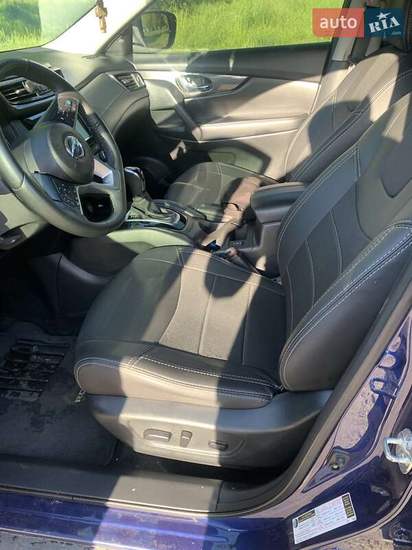 Внедорожник / Кроссовер Nissan Rogue 2018 в Львове