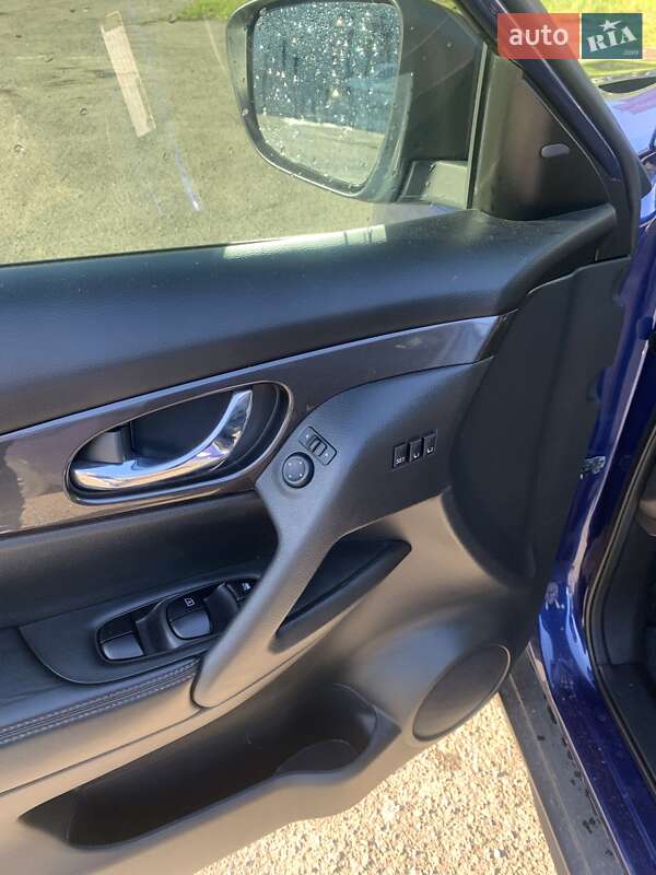 Внедорожник / Кроссовер Nissan Rogue 2018 в Львове