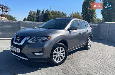 Внедорожник / Кроссовер Nissan Rogue 2016 в Тараще