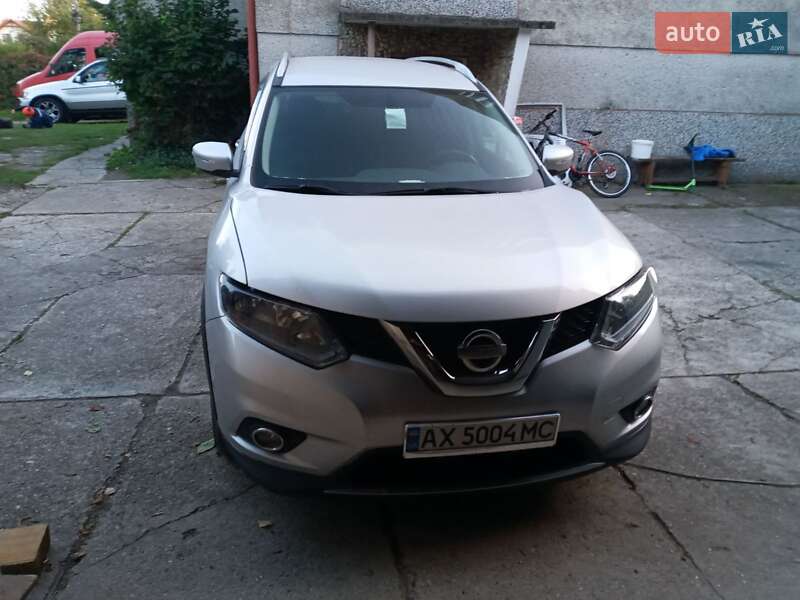 Позашляховик / Кросовер Nissan Rogue 2013 в Мостиській