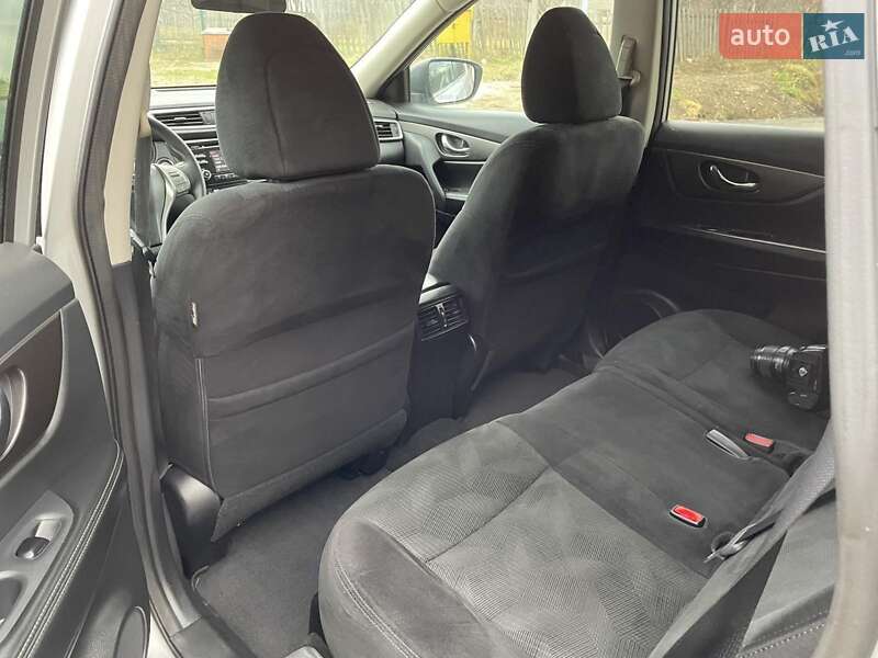 Позашляховик / Кросовер Nissan Rogue 2013 в Мостиській