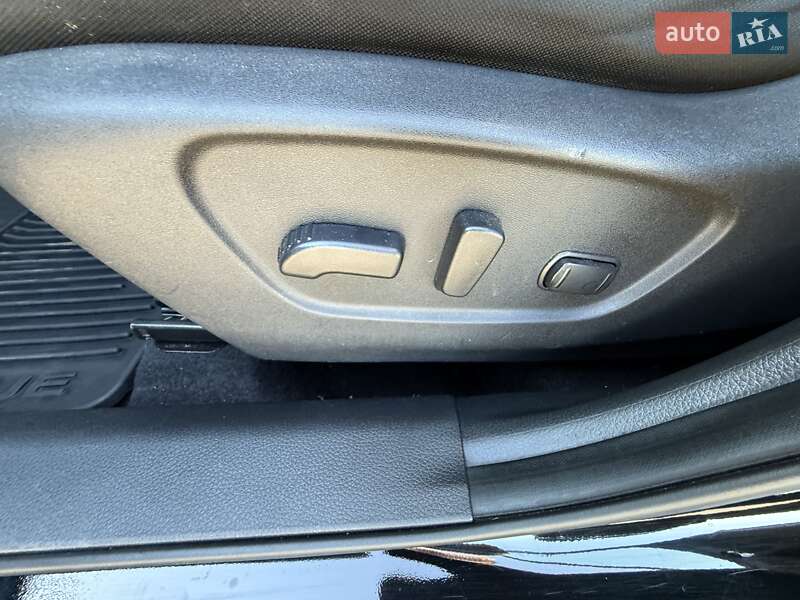 Позашляховик / Кросовер Nissan Rogue 2019 в Миколаєві