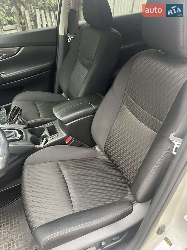 Внедорожник / Кроссовер Nissan Rogue 2018 в Высоком