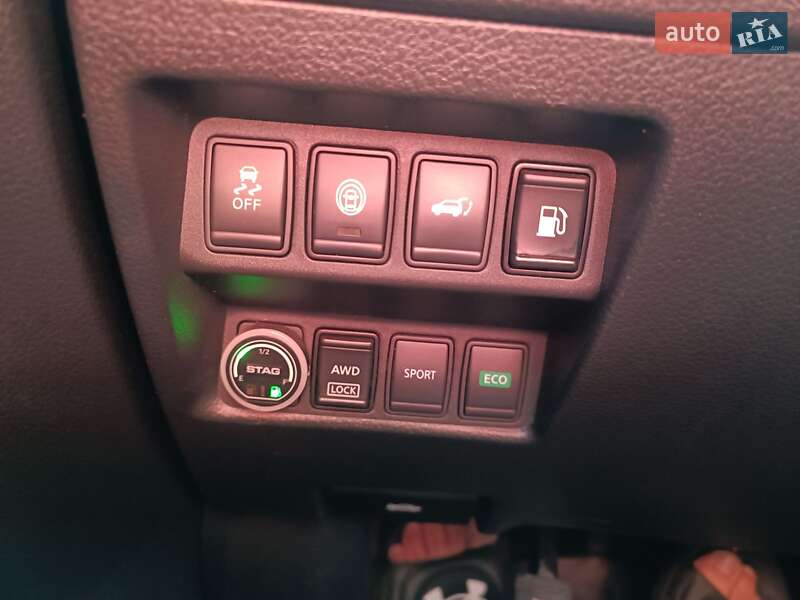 Внедорожник / Кроссовер Nissan Rogue 2018 в Киеве