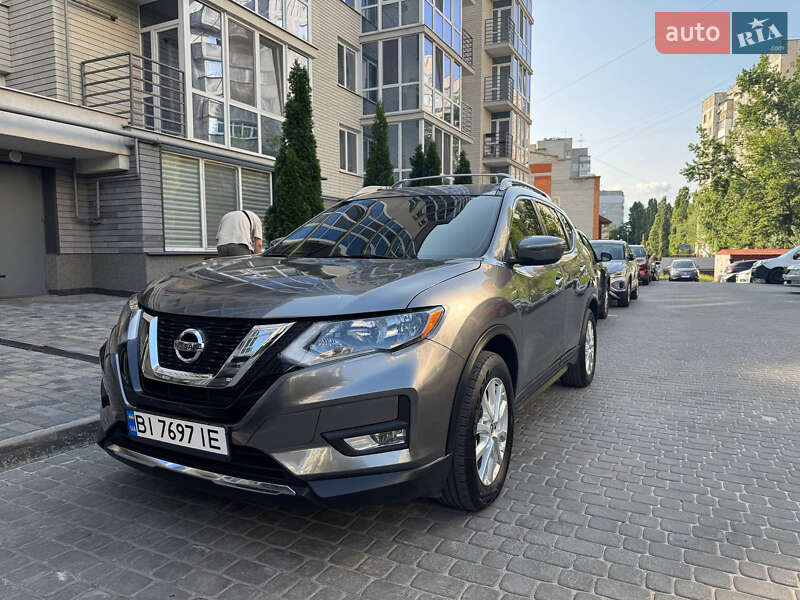 Внедорожник / Кроссовер Nissan Rogue 2016 в Кременчуге